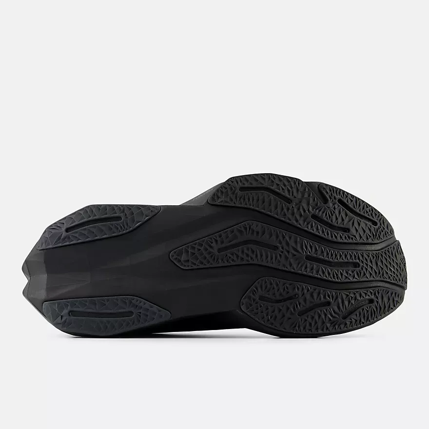 ニューバランス FuelCell SuperComp Trainer​ v4 New Balance M SuperComp Trainer v4 Black/Black